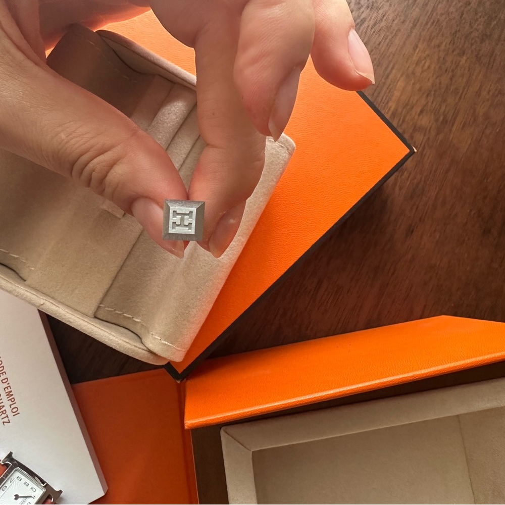 Hermès Orange Leather Watch - Picture 7 of 7